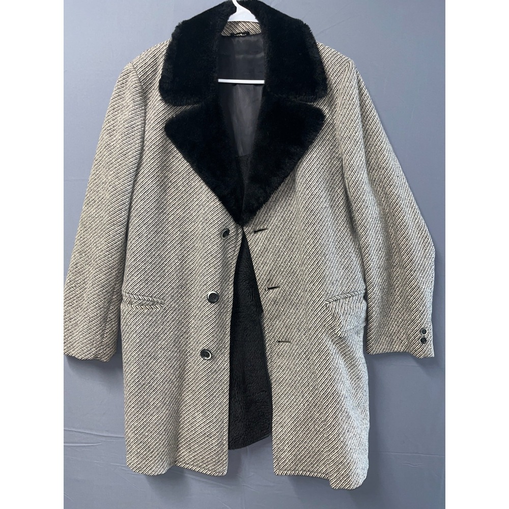 Glenandes Fabric by Glenoit Overcoat Womens Beige Black Striped Faux‎ Fur Collar
